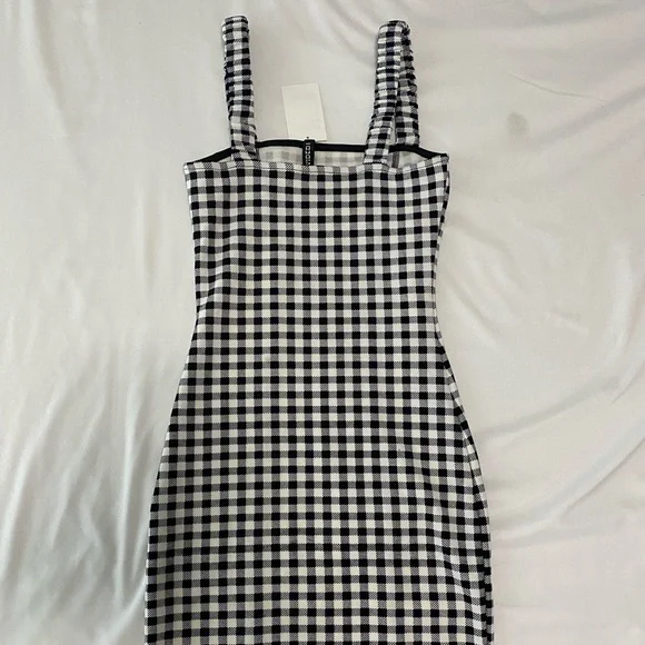 H & M slim dress - Picture 2 of 3